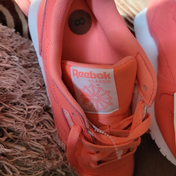 Neon Peach Reebok Classics - Picture 4 of 4
